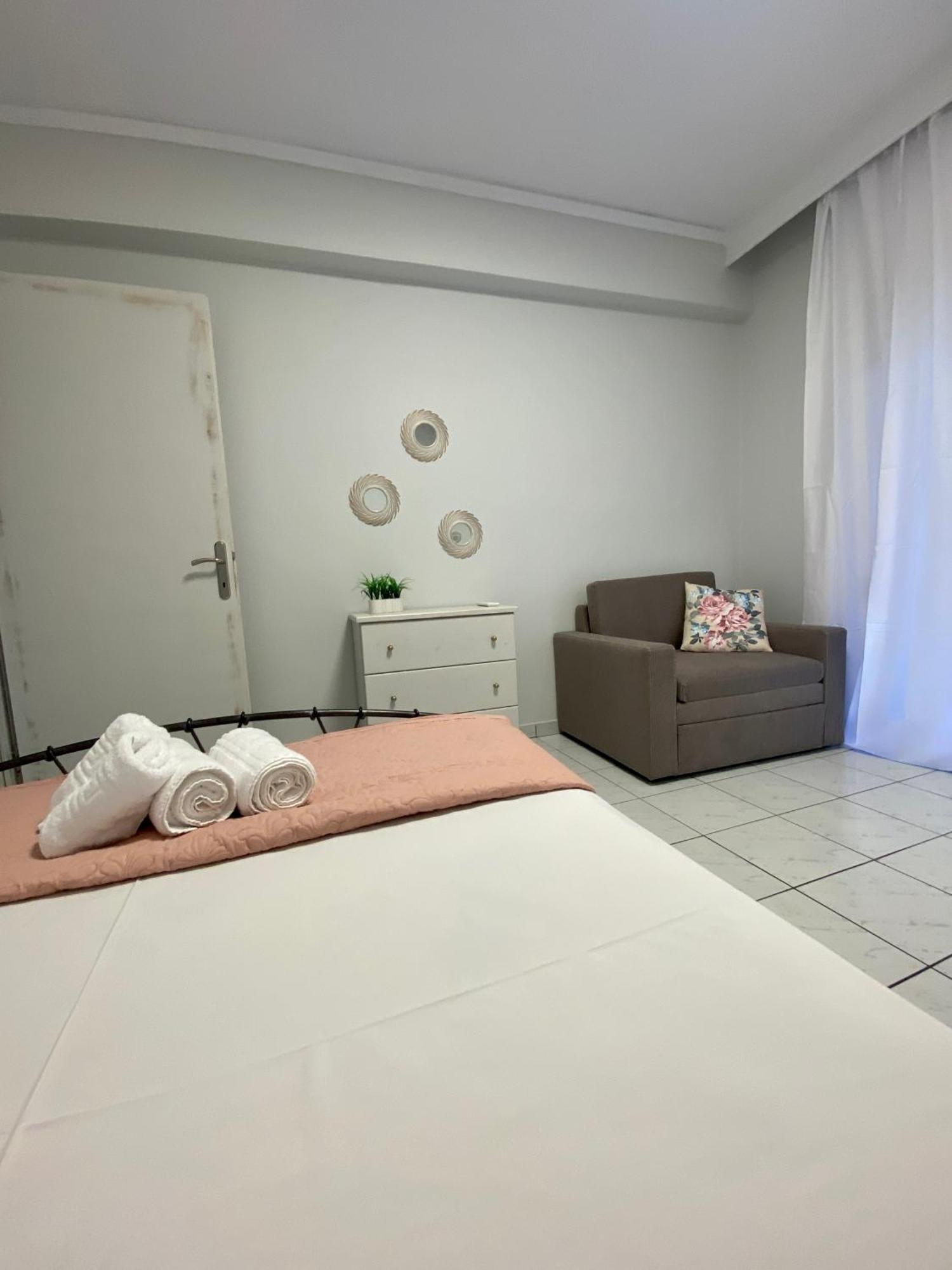 Peramore Apartment Néa Péramos Екстериор снимка
